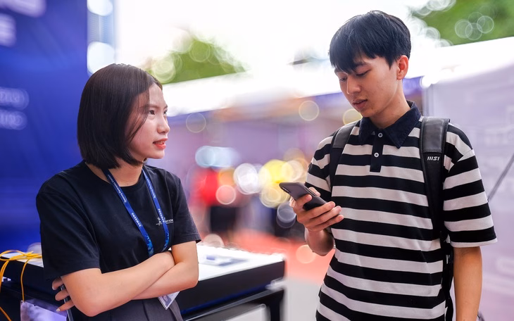 Làn sóng cắt giảm nhân sự tác động mạnh đến thị trường lao động Làn sóng cắt giảm nhân sự: Khó tìm việc, thêm nỗi lo sa thải - Ảnh 2.