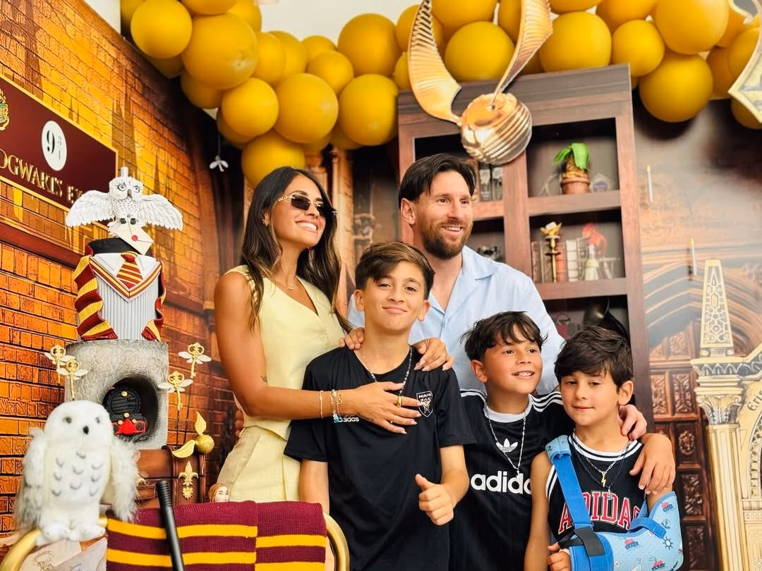 Messi cùng các con mừng sinh nhật mẹ Antonella Roccuzzo, hôm 26/2.