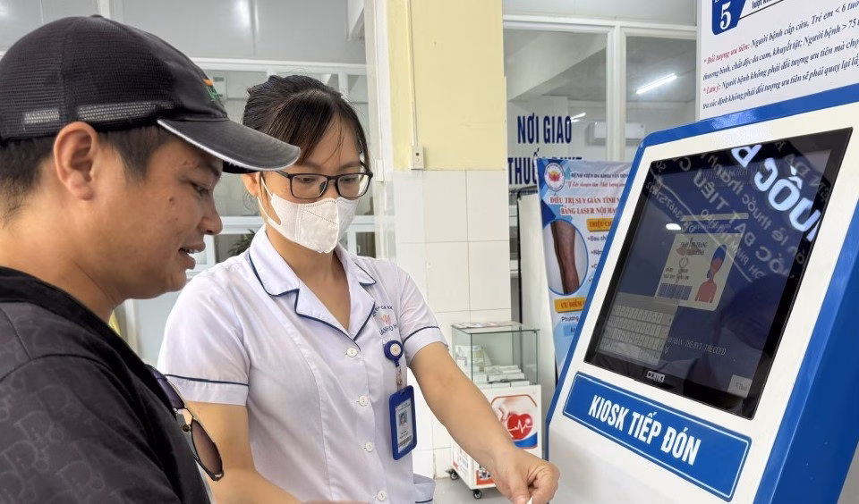 Nâng cao năng lực chuyển đổi số cho doanh nghiệp qua đào tạo thương mại điện tử Chuyển đổi số vì sự hài lòng của người bệnh