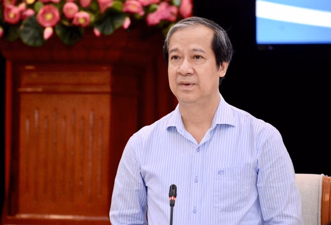 Giám thị, giáo viên coi thi lớp 10 công lập tại THCS Hoa Lư, TP HCM, tháng 6/2025. Ảnh: Quỳnh Trần