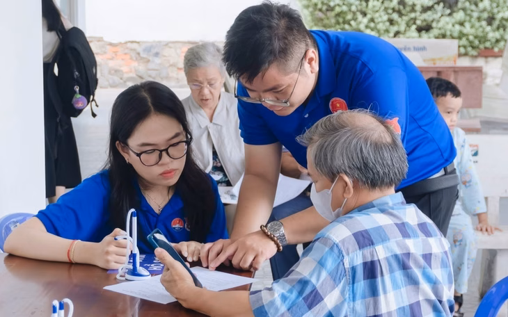Bộ trưởng Nguyễn Kim Sơn: Tập trung tối đa hỗ trợ cán bộ giáo dục cấp xã - Ảnh 2.