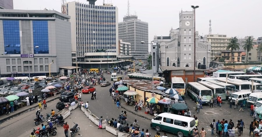 Nigeria điều chỉnh GDP tăng 30%, giảm tỷ lệ nợ công
