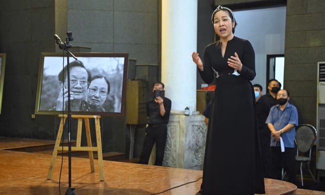 Nữ ca sĩ Nhật giàu như Lệ Quyên và cái chết của Lệ Thu vì Covid-19 Ca sĩ Minh Thu, Mỹ Linh nghẹn ngào hát trong tang lễ tiễn đưa nhạc sĩ Hồng Đăng