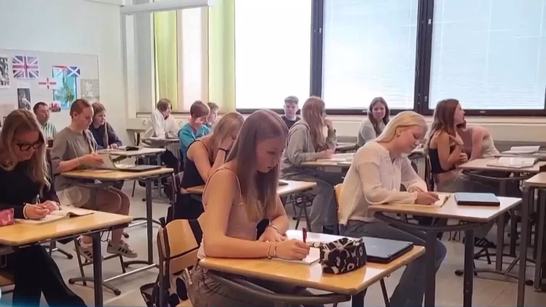 Phần Lan cấm học sinh dùng điện thoại di động trong lớp học