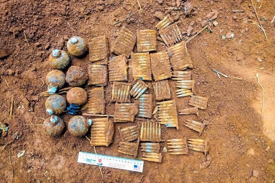 Quảng Trị: Phát hiện hàng trăm vật liệu nổ trong vườn nhà