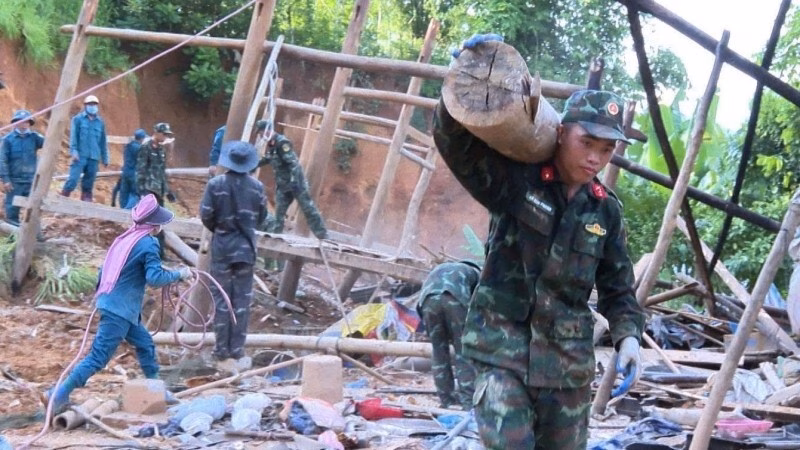 Sơn La ứng phó lũ lớn: Công an, bộ đội ‘chạy nước về’ cứu hộ