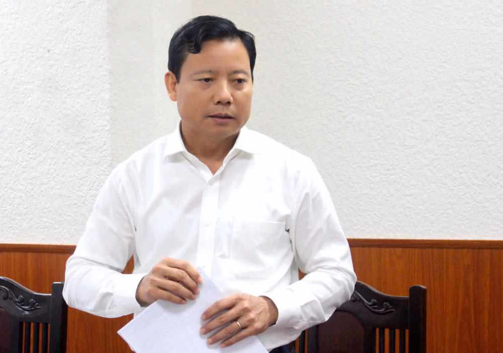 Tây Ninh đẩy mạnh triển khai các nền tảng số và cơ sở dữ liệu chuyên ngành Đại diện các sở, ngành tỉnh phát biểu tại buổi làm việc