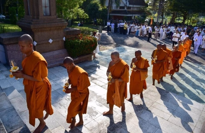 Thái Lan kiểm tra lý lịch 300.000 nhà sư sau vụ bê bối tình tiền