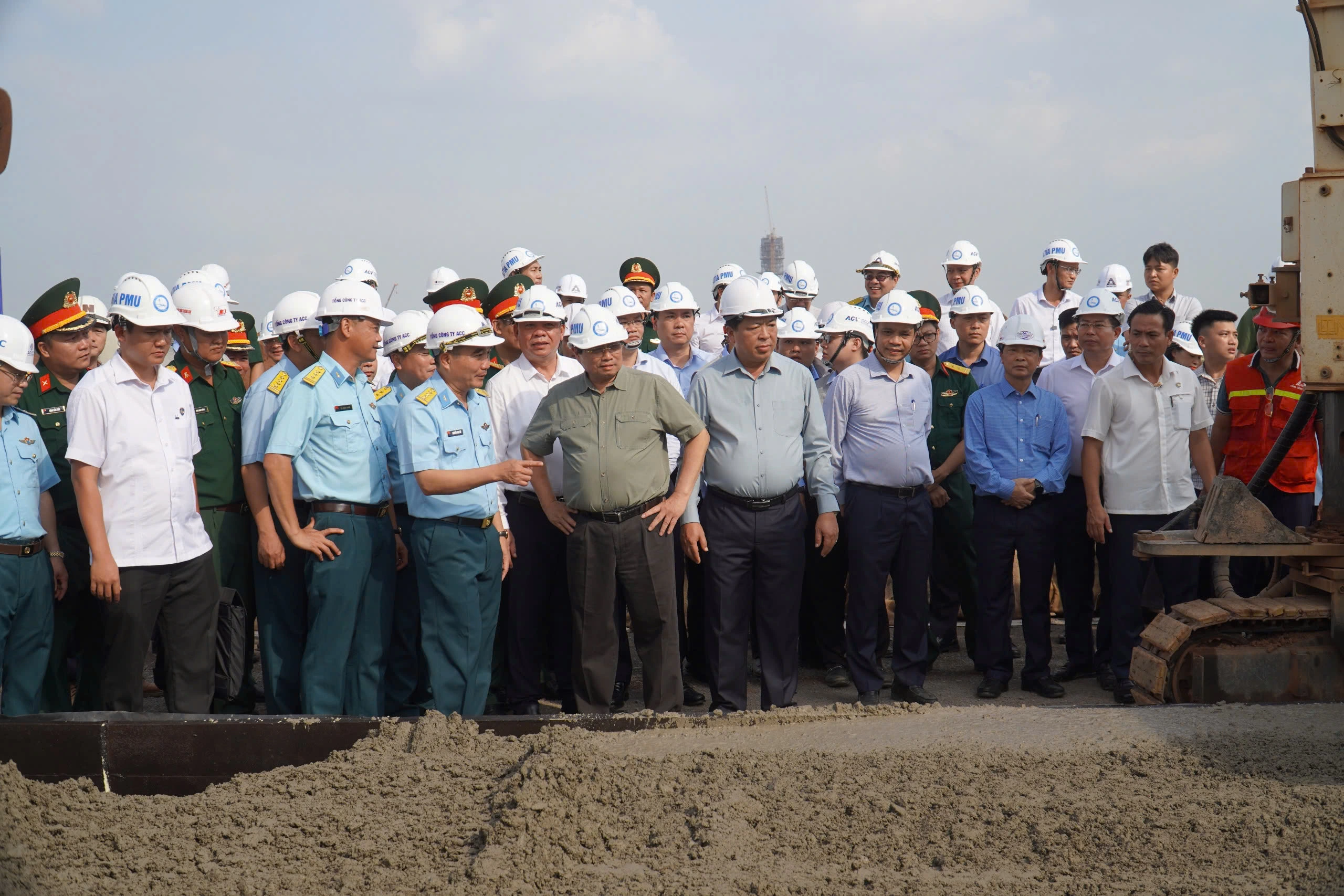 Đường băng thứ 2 được khởi công vào 30.5.2025, dự kiến hoàn thành vào tháng 6.2026