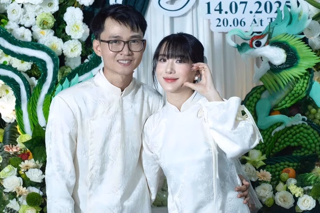 Tiểu Vy gây ấn tượng với màn phát biểu như hoa hậu tại lễ đính hôn