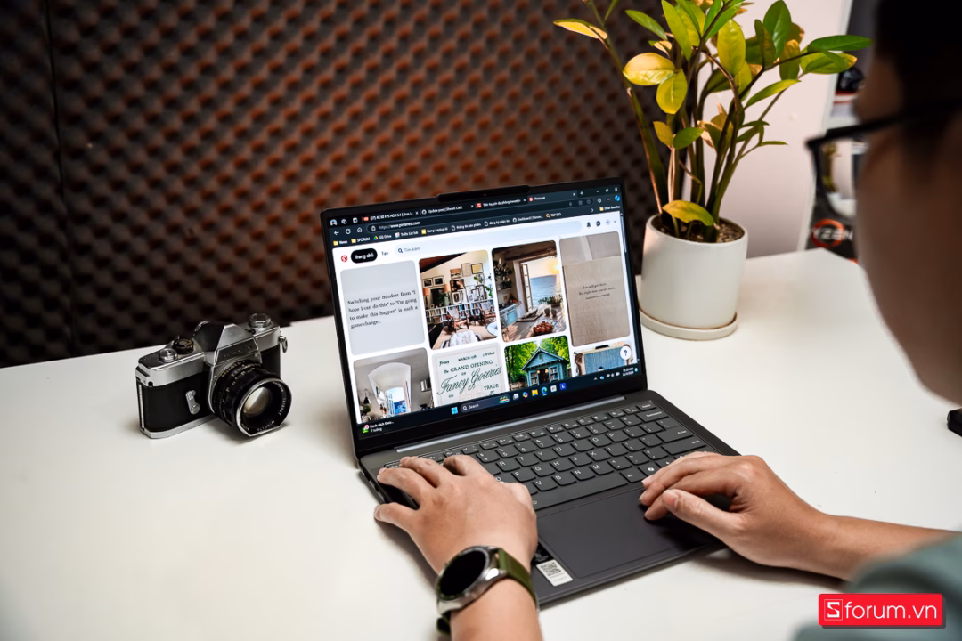 Top 5 laptop doanh nghiệp dưới 30 triệu Laptop Lenovo Yoga Slim 7 14IMH9