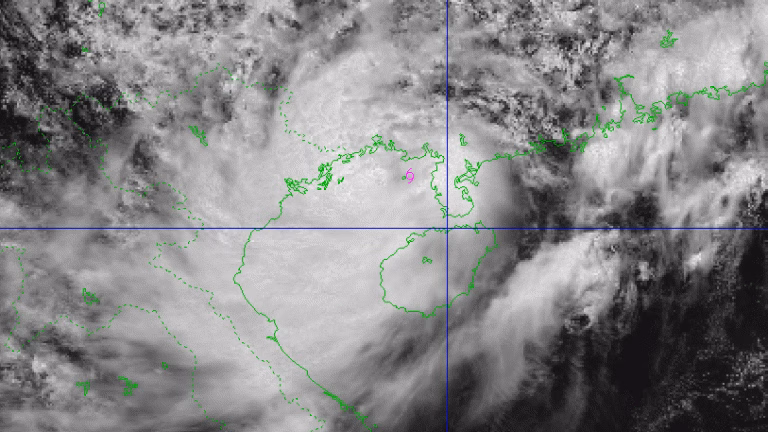 NÓNG: Bão số 3 WIPHA chỉ còn cách Quảng Ninh 100km, chuyên gia cảnh báo thời điểm, vùng mưa nhiều nhất