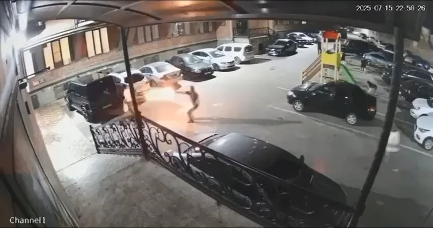 Võ sĩ Nga bị phục kích xả súng, may mắn thoát chết