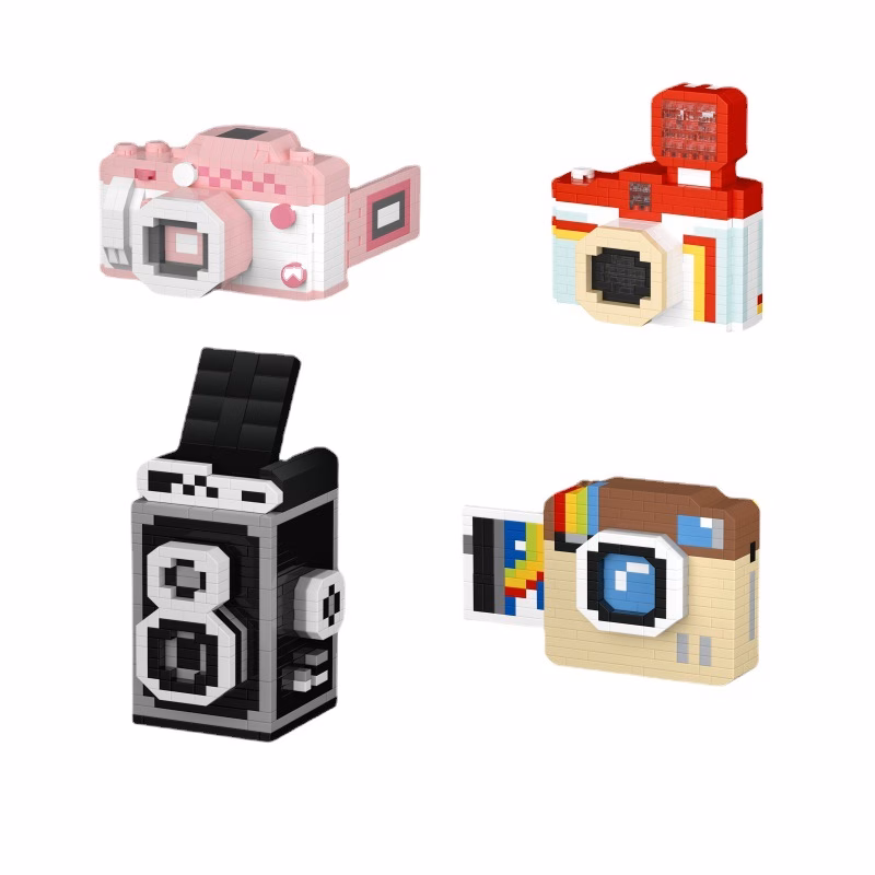 Làm thế nào để biến khối xây dựng thành món đồ trang trí bàn học độc đáo cho bé?