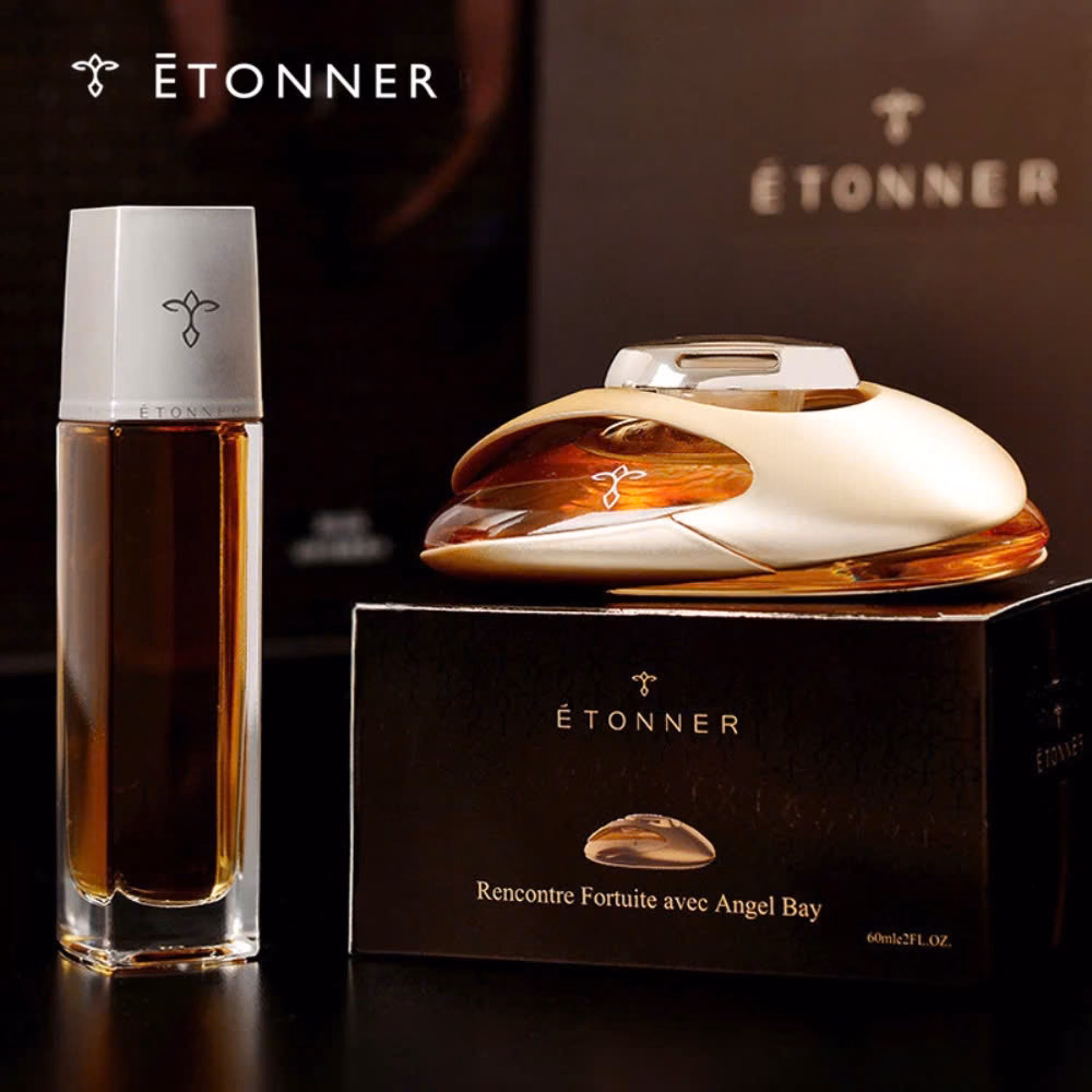 Làm thế nào để khử mùi xe hơi hiệu quả mà không cần đến tiệm rửa xe? Tôi đã tìm ra bí quyết nhờ Nước Hoa Ô Tô ETONNER