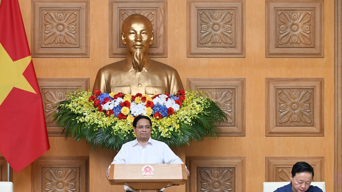 [Ảnh] Thủ tướng Phạm Minh Chính chủ trì họp triển khai khắc phục hậu quả bão số 10