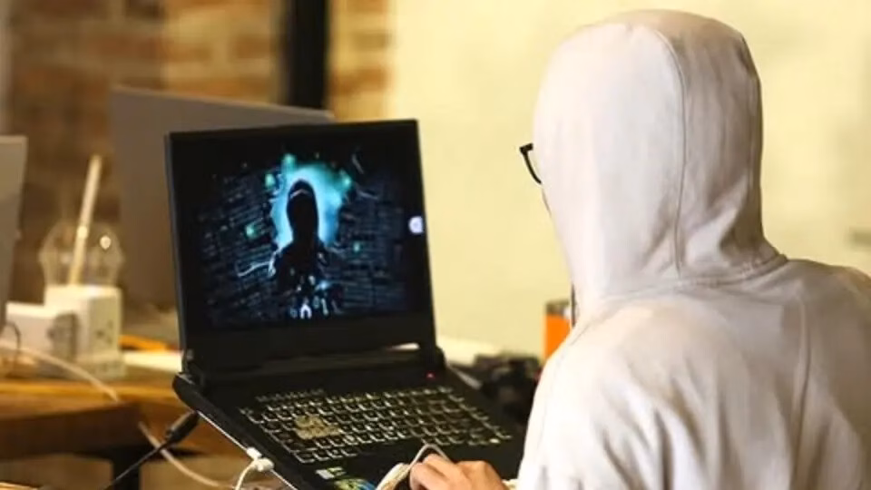 Cảnh báo ‘bắt cóc online’ tinh vi: Phòng ngừa thế nào để trẻ em an toàn trong thế giới mạng?