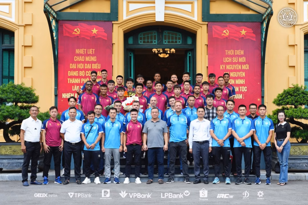 Tập thể đội CAHN