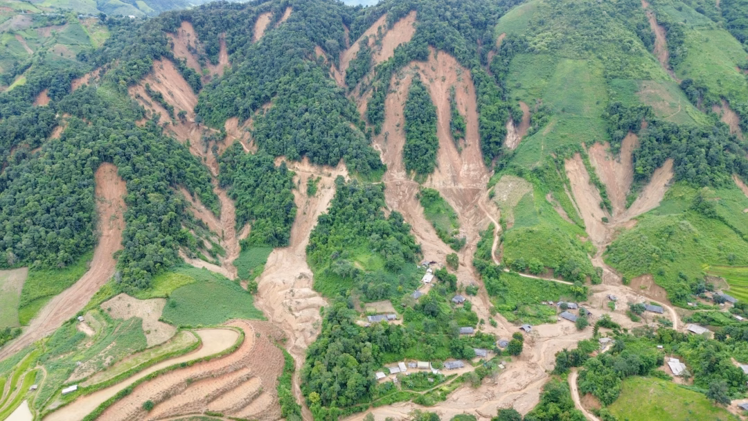 Điện Biên: Lũ quét, sạt lở đất làm mất tích 2 cháu bé, 16 nhà bị thiệt hại