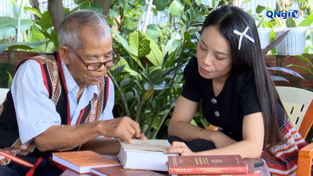 Giữ nốt nhạc truyền thống trong cuộc sống hiện đại Chị Y Rum tìm hiểu văn hóa dân tộc từ các nghệ nhân