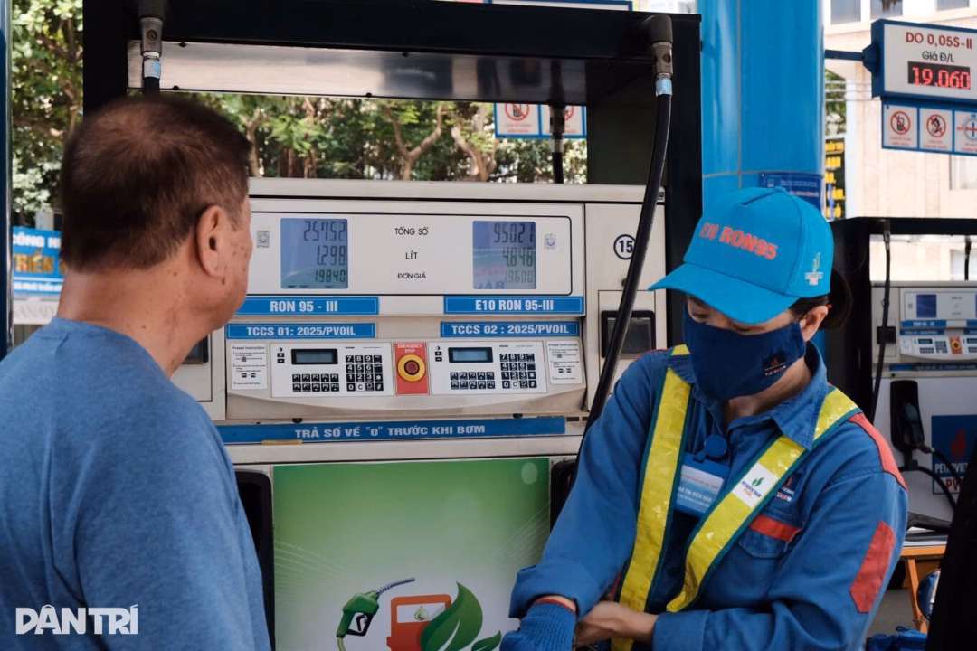 Hà Nội và Hải Phòng bán chạy gần 10.000 lít xăng E10 trong ngày đầu thí điểm