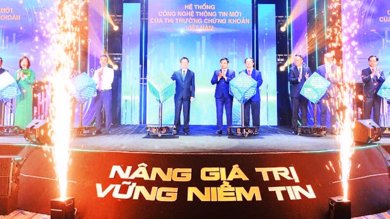 Phát triển thị trường chứng khoán Việt Nam: Cần nâng cao năng lực quản lý và khuôn khổ pháp lý