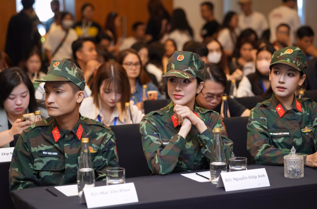 Sau 15 mùa phát sóng, "Sao nhập ngũ 2025" hứa hẹn sẽ sự "lột xác" về quy mô đầu tư, mức độ dàn dựng và chất lượng hình ảnh. Phiên bản "Sao nhập ngũ" năm nay sẽ đậm "chất hành động", hứa hẹn trở thành một bản hùng ca về ý chí, xây dựng một môi trường huấn luyện dù gian khổ nhưng vẫn tràn ngập sự lạc quan, nụ cười rạng ngời.