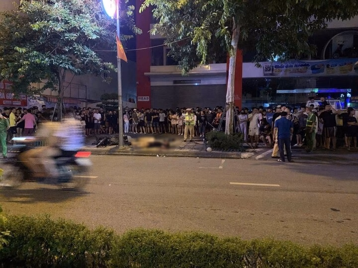 Tai nạn giao thông ở Hưng Yên: Xe máy lạng lách đâm cột đèn, 1 người tử vong