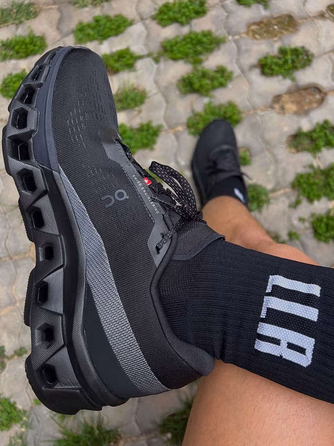 ON - Từ thất bại khi đòi gắn “ống nước” vào giày Nike, giờ sắp vượt mặt Nike tới nơi- Ảnh 8.