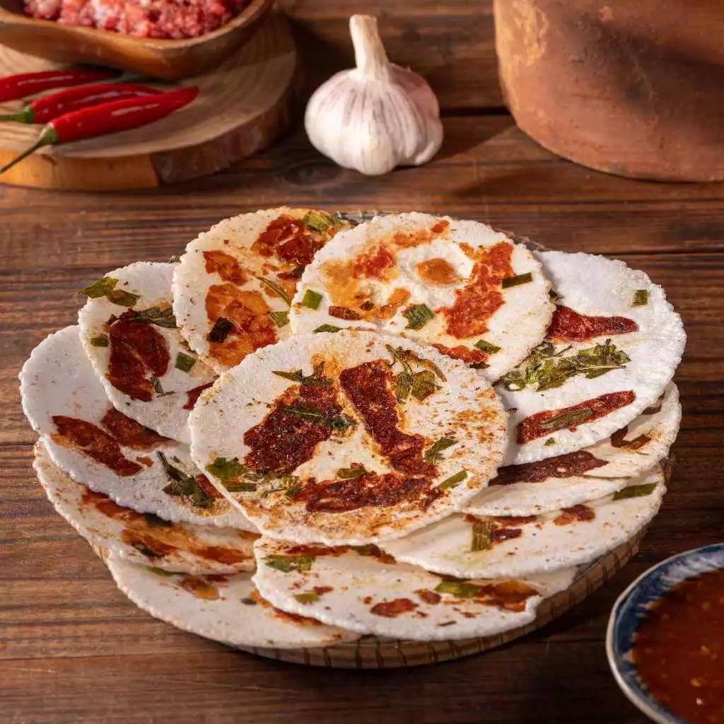 Làm sao để bánh ép Huế giòn tan suốt cả tuần, không bị ỉu khi mua về?