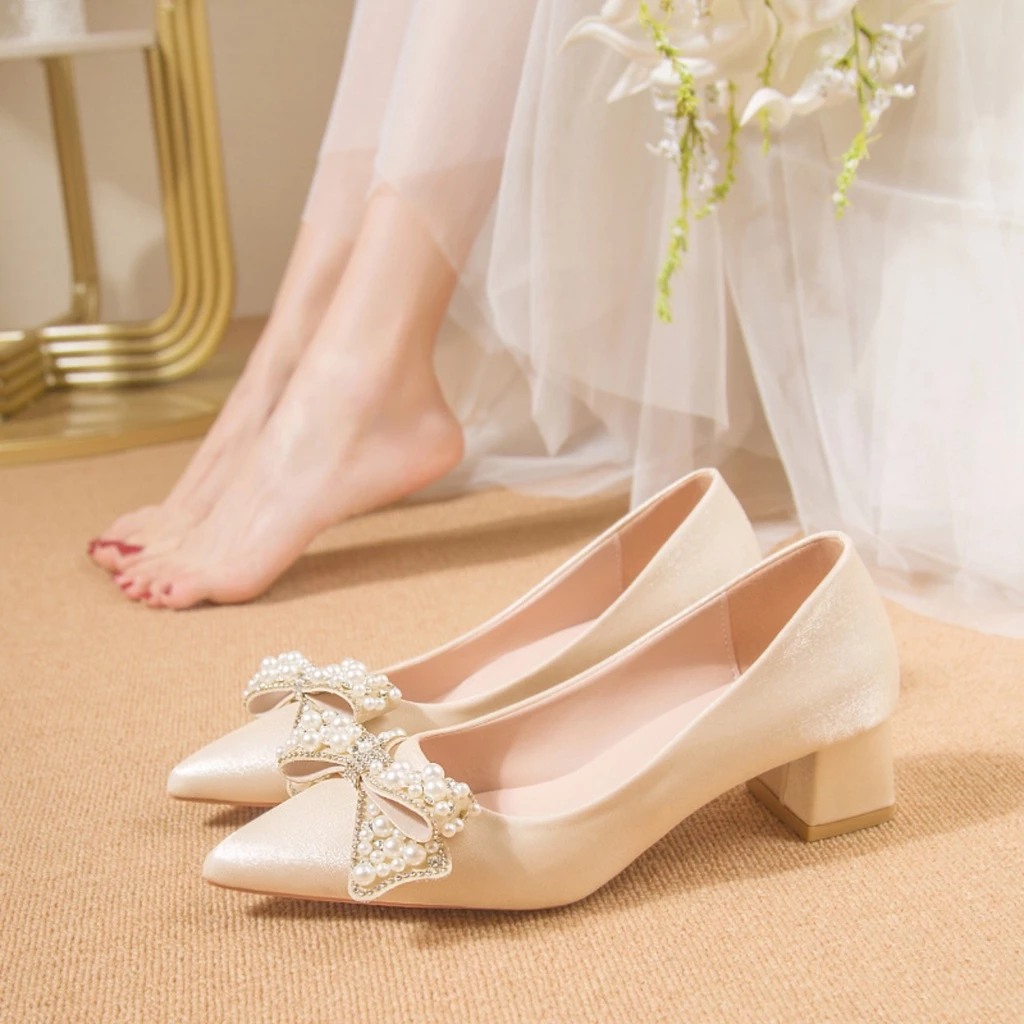 Lần đầu tiên diện giày cao gót big size: Liệu có thoải mái như lời đồn?