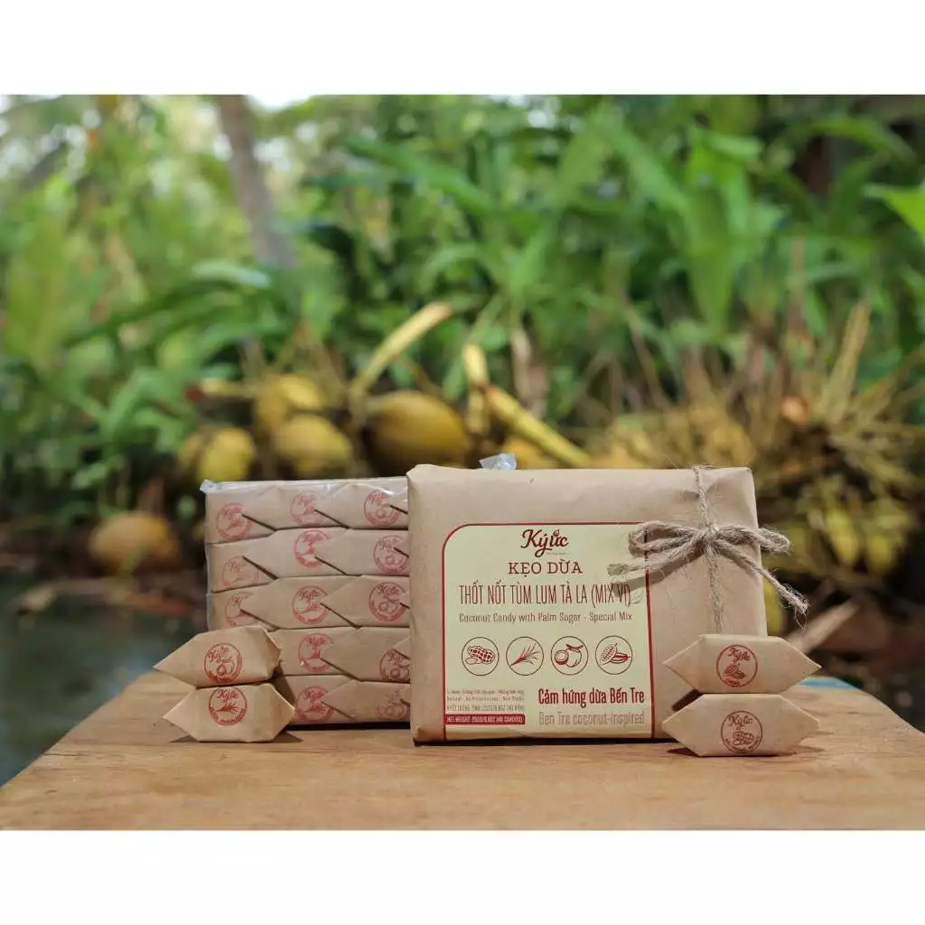 Tại sao kẹo dừa thốt nốt lại là món quà không thể thiếu trong những buổi họp mặt gia đình?