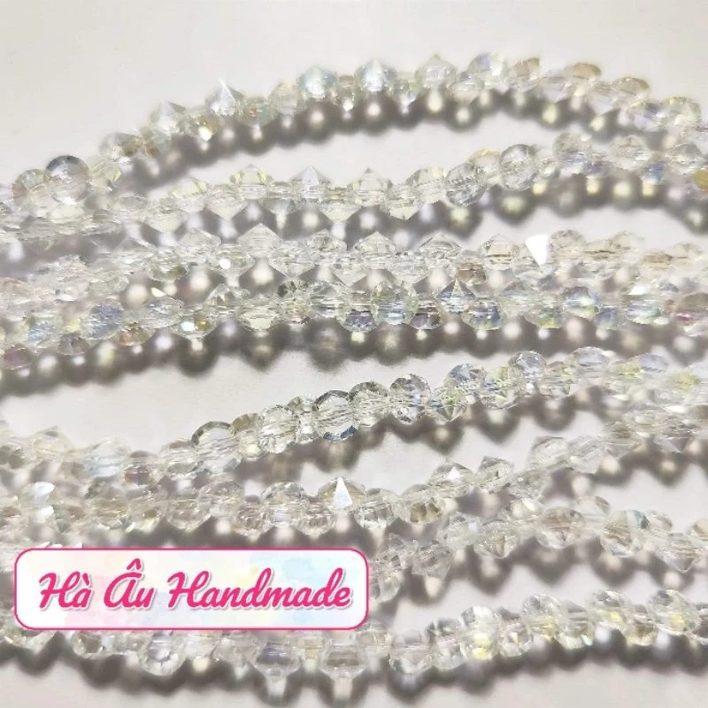 Làm thế nào để chọn dây chuyền pha lê phù hợp với phong cách sống của bạn?