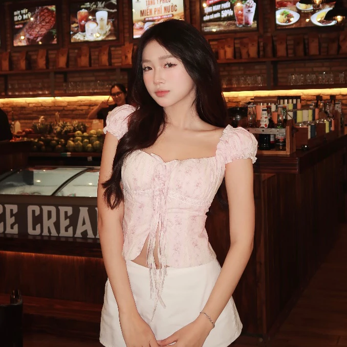 Mặc Áo Babydoll Trễ Vai Hở Lưng: 3 Sai Lầm Phổ Biến Cần Tránh Để Luôn Tự Tin