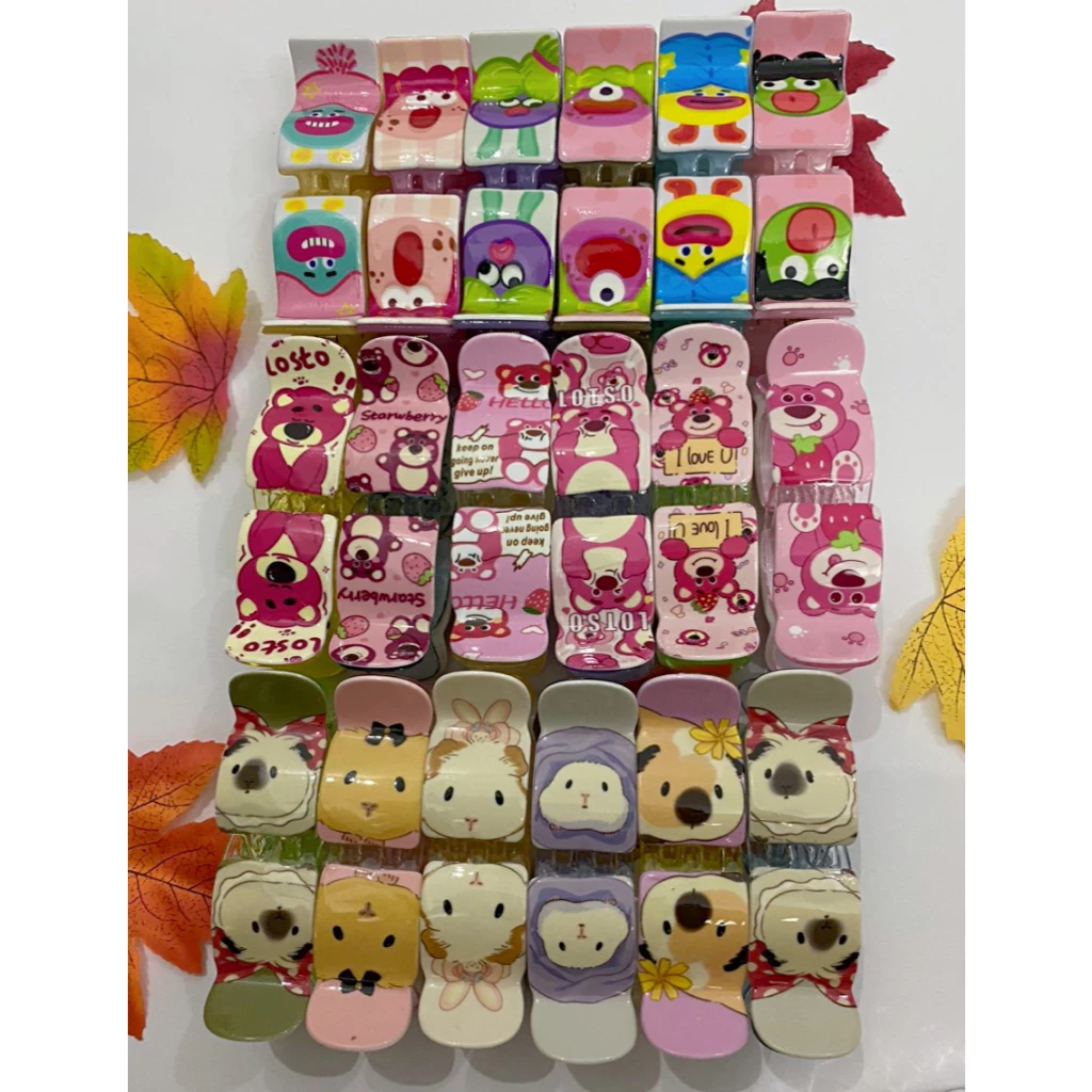 Vì sao kẹp tóc càng cua họa tiết động vật lại trở thành món không thể thiếu trong túi xách của chị em?