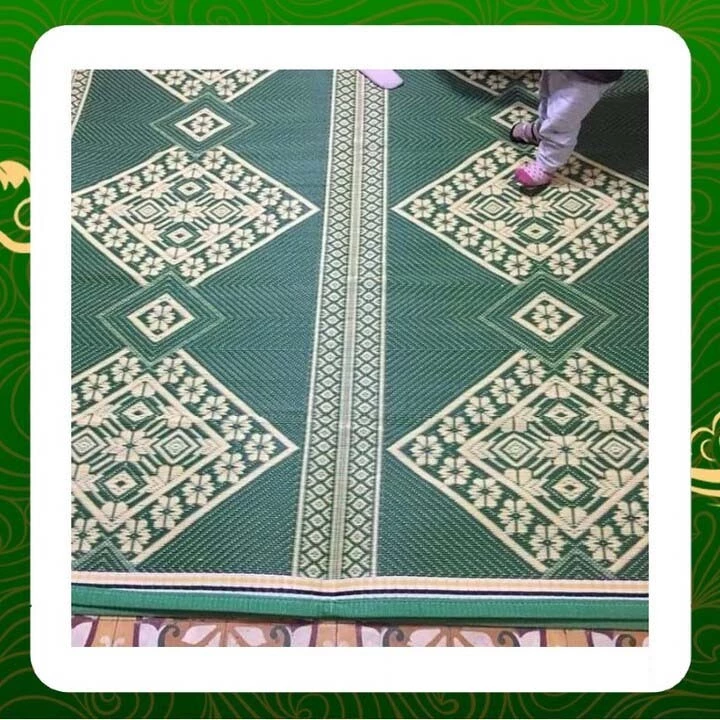 Làm thế nào để chọn chiếu nhựa gấp gọn phù hợp cho không gian ăn uống gia đình?