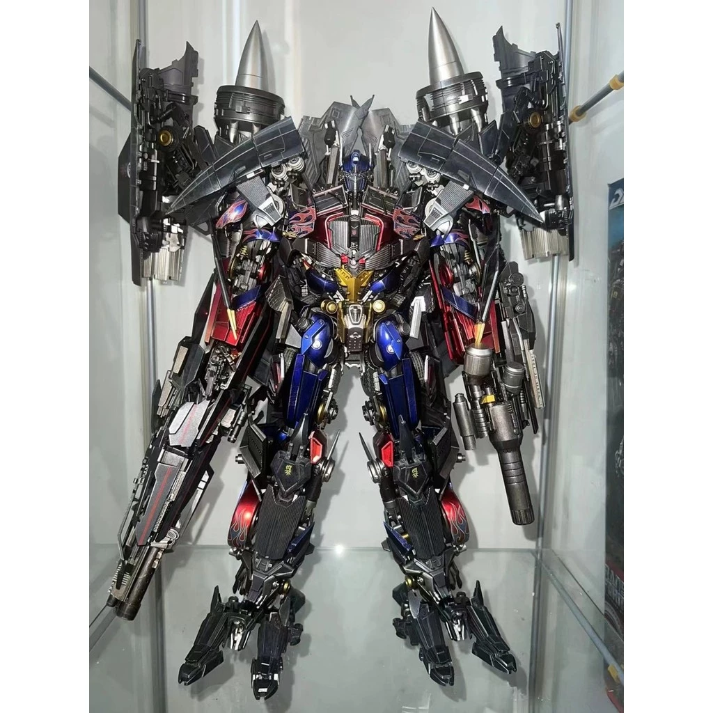 Làm thế nào để lắp ráp Optimus Prime từ Skyfire Qingtian mà không bị đau đầu vì các khớp nối cứng?