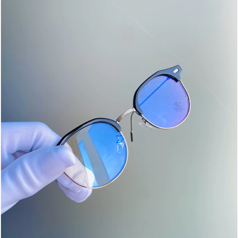 Mẹo Chọn Gọng Kính Thép Nữ Phù Hợp: Tránh Bị ‘Đau Đầu’ Vì Sai Lựa Chọn