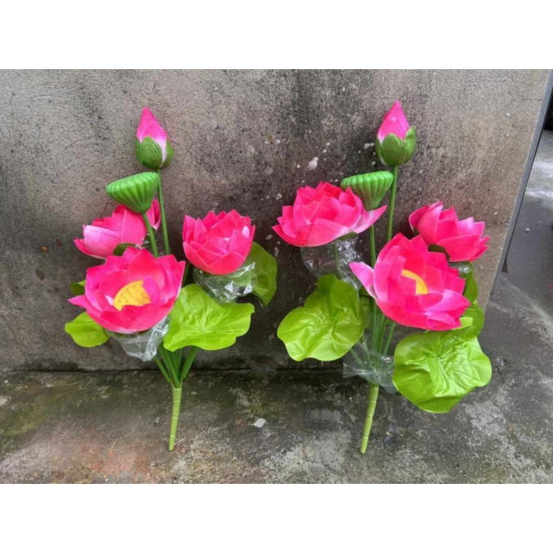 Hoa sen giả – bí quyết tạo không gian họp mặt trang nghiêm mà không cần chăm chút mỗi ngày