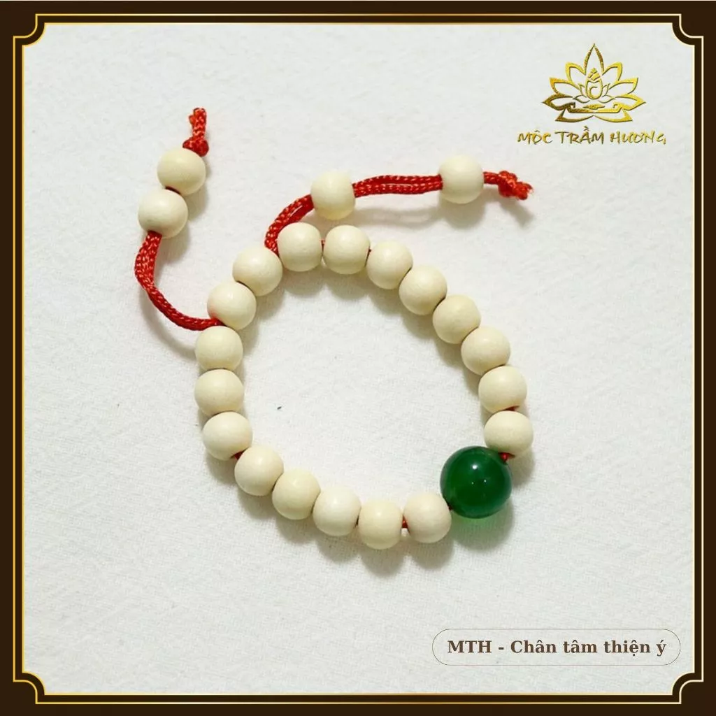 Vòng dâu tằm cho bé: Làm sao để chọn đúng size và tránh những sai lầm thường gặp?