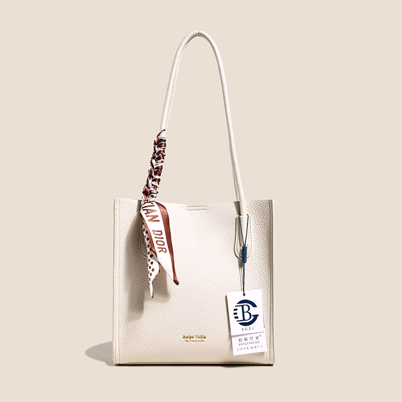 Túi Tote Nhật Bản cho Nữ: Làm Thế Nào Để Chọn Đúng Kiểu Túi Phù Hợp Cho Mùa Học Mới Của Bạn