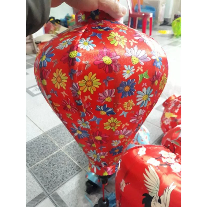 Làm thế nào để chọn đèn lồng Hội An S30 vải phi 3D màu đỏ phù hợp cho không gian trang trí của bạn?