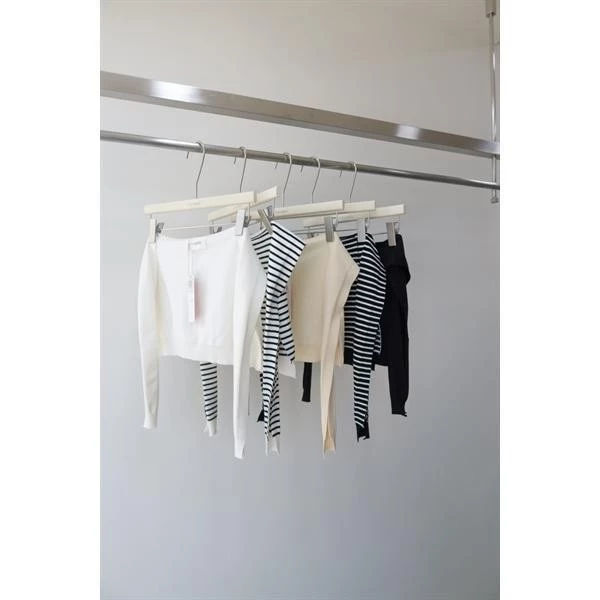 Mặc lạnh không còn sợ với bí kíp chọn khăn choàng len khoác COCOBEBE cho mùa đông 
 ướt