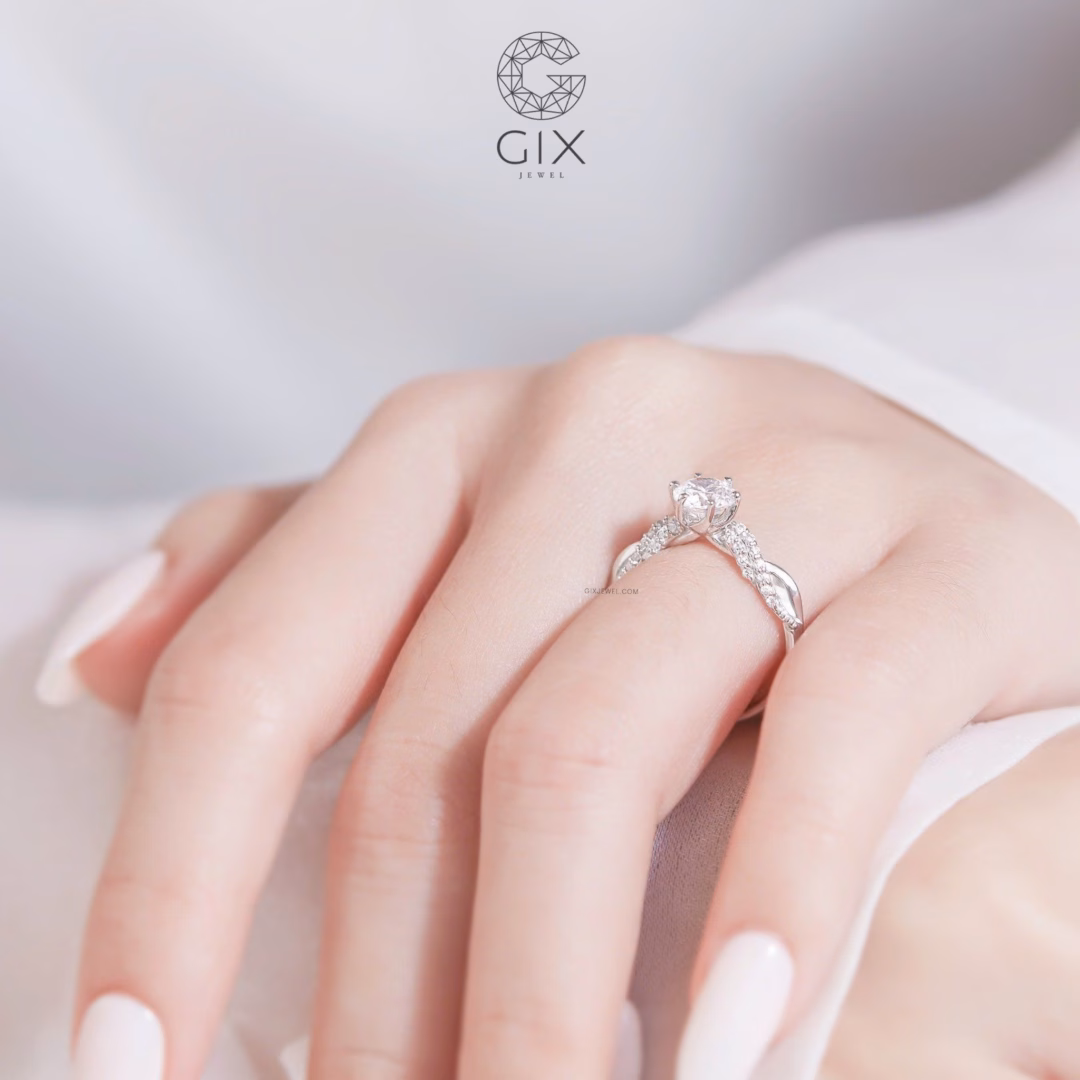 Có cần thiết phải kiểm tra chất lượng kim cương trước khi mua nhẫn đính hôn không?