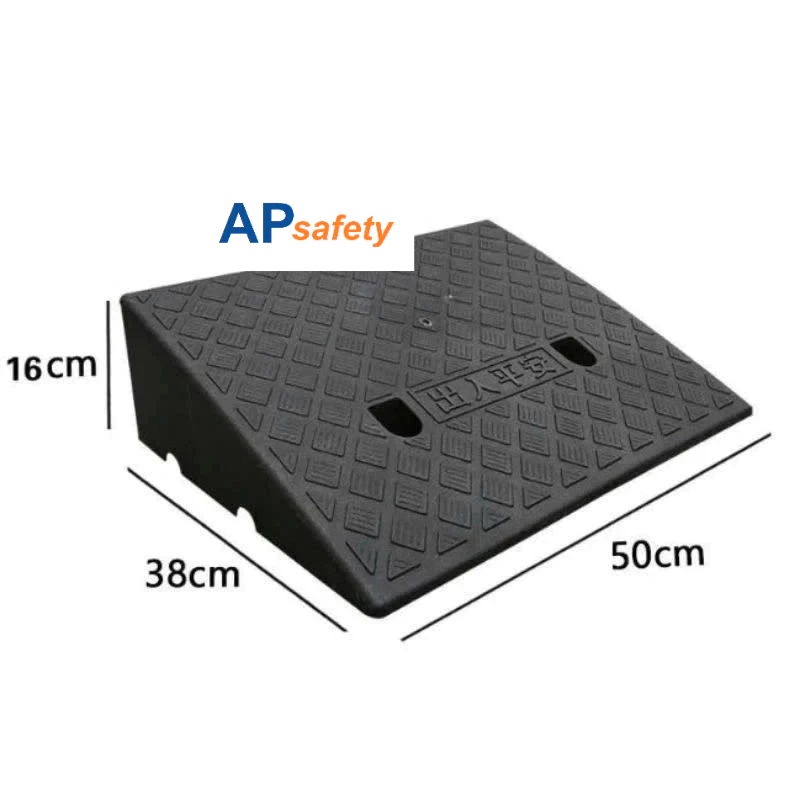 Tại sao độ dốc bục lên xuống xe bằng nhựa lại là giải pháp cho vấn đề đỗ xe của bạn?