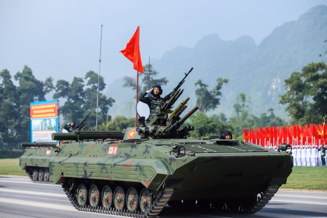Xe chiến đấu bộ binh XCB-01 tại buổi hợp luyện để chuẩn bị cho Lễ kỷ niệm 80 năm Cách mạng tháng 8 và Quốc khánh 2/9. Ảnh: Như Hoàn