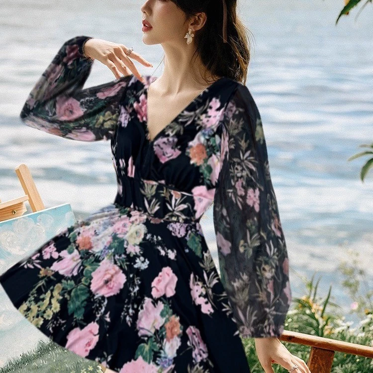 Mặc đồ bơi một mảnh như thế nào để không lộ nhược điểm cơ thể?