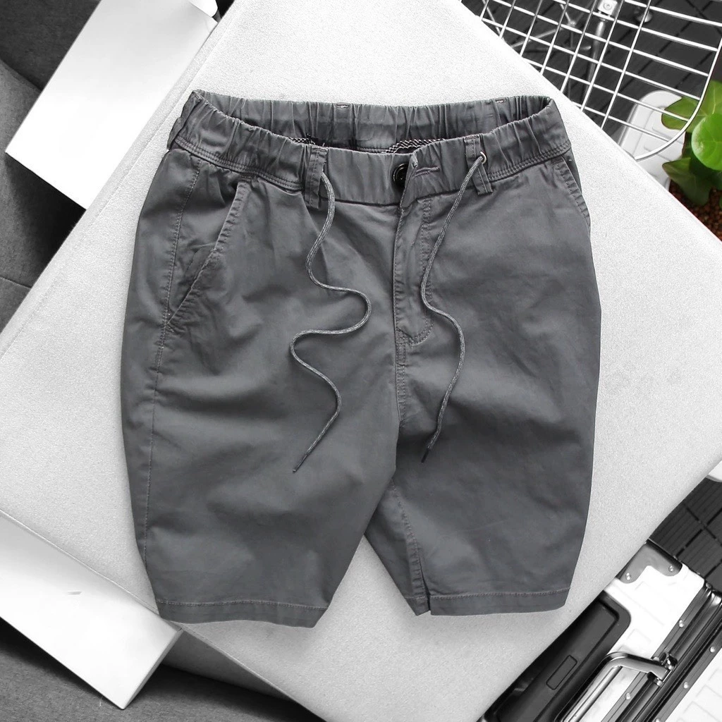 Tại sao quần short kaki co giãn lại là cứu cánh cho ngày hè nóng bức của bạn?