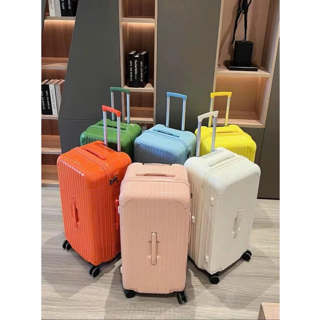 Tôi đã làm sai khi mua vali nhựa siêu to cho con, và đây là bài học kinh nghiệm