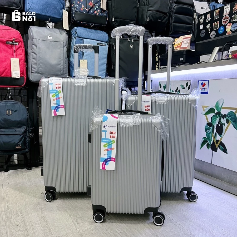 Làm thế nào để chọn vali kéo du lịch phù hợp cho chuyến đi dài mà không bị rách hay vỡ?
